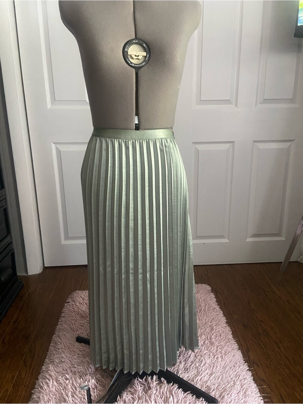 LC Lauren Conrad Light Sage Pleated Satin Midi Skirt